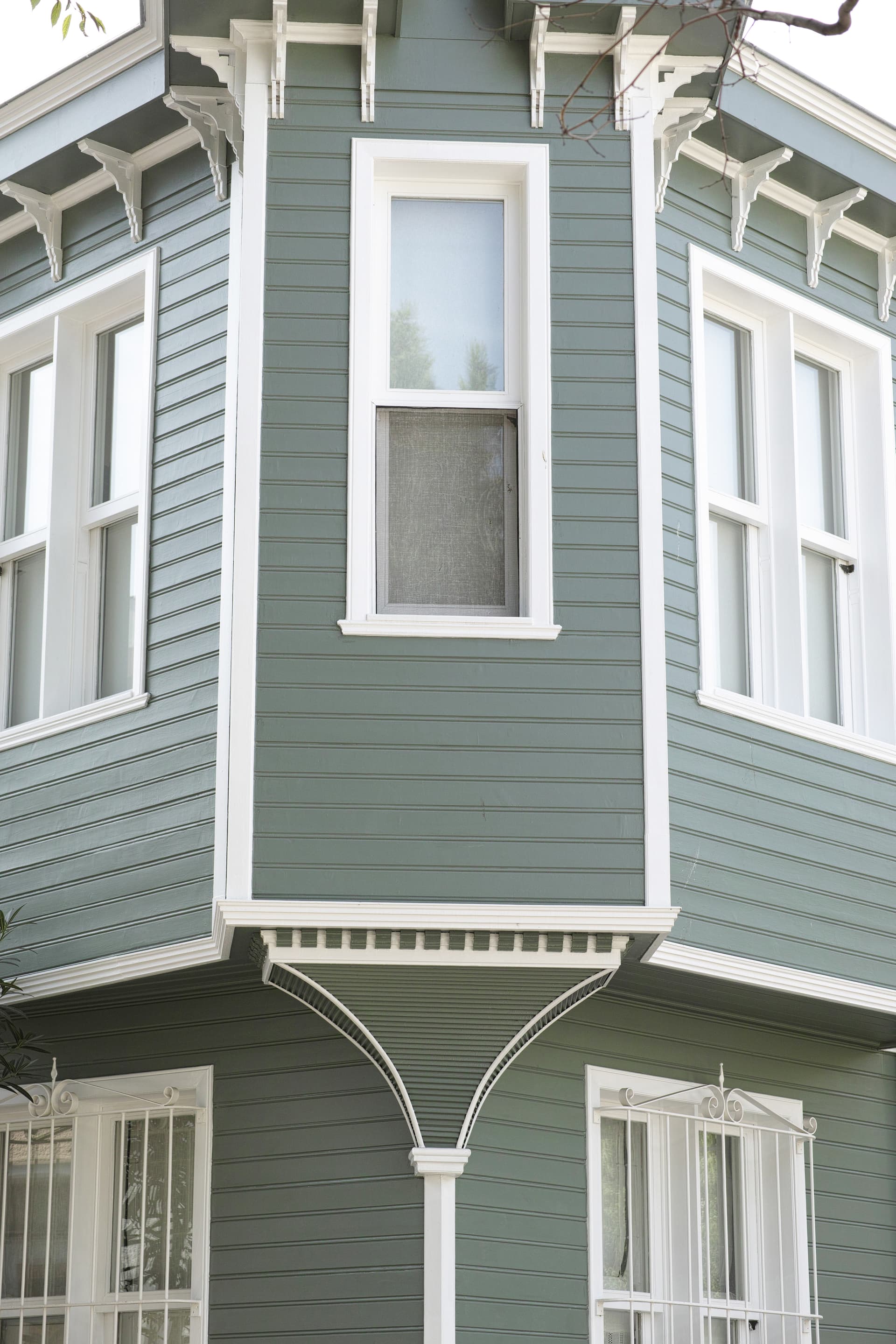 Siding and windows installation
